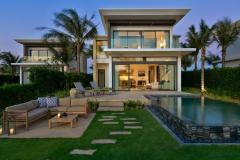 The Level 3-Bedroom Lakefront Pool Villa