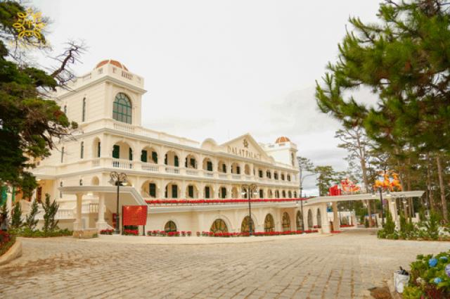 KHÁCH SẠN DALAT PALACE